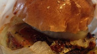 国産・オーガニックにこだわったせま～いカフェ