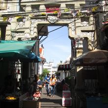 チャルンクルン通り