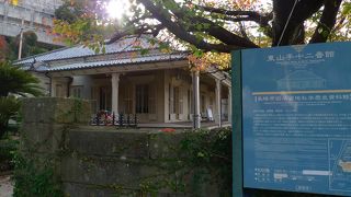 広いベランダがあまりにも印象的