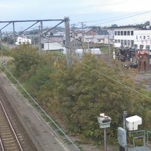 江部乙駅の跨線橋から建物を眺めるとこんな感じです