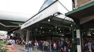 活気のあるフードマーケット