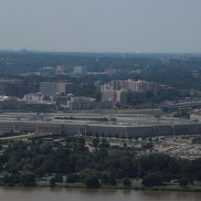 ペンタゴンです。望遠レンズで撮影しました。