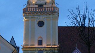 旧市街の中心地にあります