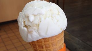 沖縄と言えばブルーシール。