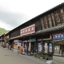 迫力さえ感じる建屋