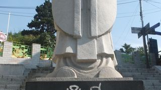 日本と清国の疎開地の境界線に当たる階段