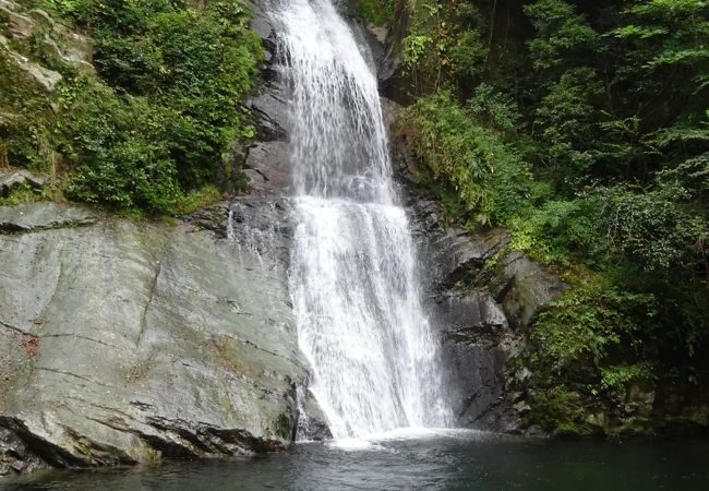 祖母山一合目の滝