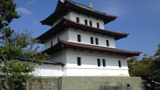 コンクリート造りの城