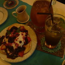 ベリーパンケーキ160Bだったかな？3人でシェアしました。