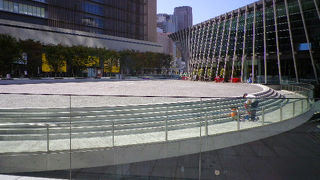 大阪北口に突然現れる空間