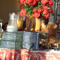 パンコーナーです。ホットミールも数種ありました。ホーも。