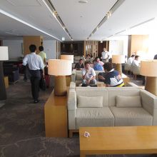成田空港国際線 JALサクララウンジ