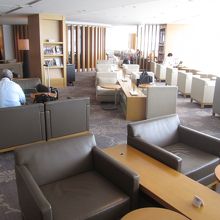 成田空港国際線 JALサクララウンジ