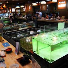 圧倒される店内