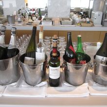 成田空港国際線 JALサクララウンジ