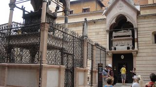 見れば見るほど興味深い霊廟