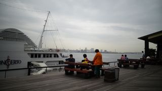 umieの海辺側がモザイクです