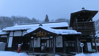 展望台が在りますが、雪の季節は滑るので（？）封鎖されています、残念。