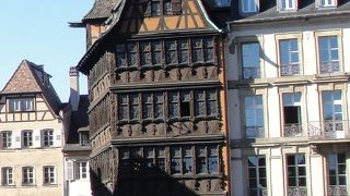 装飾が見事な家