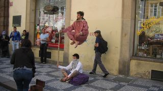 目抜き通りです。