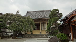 新宿区指定文化財の墓があります