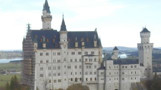 白亜のお城はおとぎ話の世界