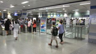 空港までのアクセスに利用