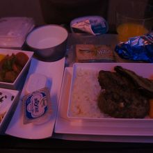 IST-KIX1回目の機内食