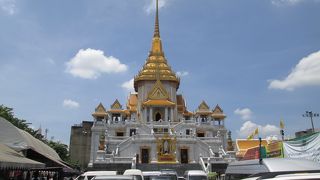 ひときわ目立つ寺院