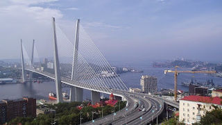 「黄金橋」を歩いて渡ると気分は最高!!