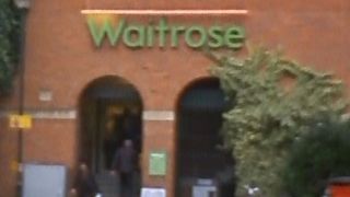 ワインがお買い得、ただのスーパーですが