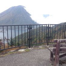 展望台からみた男体山