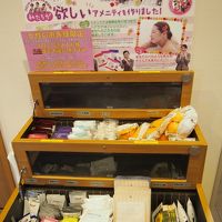 フロント横にある女性専用アメニティコーナー。色々有る中から一