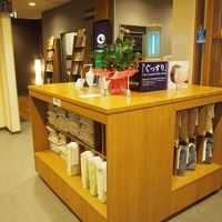 部屋着やまくらはフロント前でチョイス。