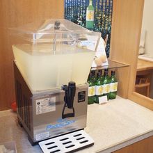 ゆずジュースは一杯２００円。