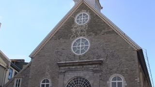 旧市街の中心地にあります