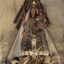 アントワープの聖母　小さいですが威厳があります