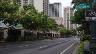 ハリケーン接近中～のカラカウアST