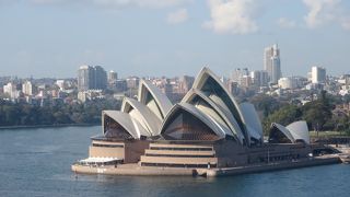 日本語ツアーでぜひ内部を見てください