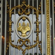 元々徳川氏の領地だった場所だからか、この御紋が入っています。