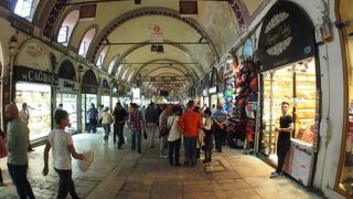 とにかく広くて迷路のよう！