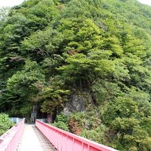 かつてはこの橋をトロッコ電車が走っていた。現在は遊歩道。