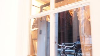 おしゃれ雑貨と衣料品＋カフェ