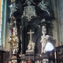 聖母子像と反対側にあった礼拝堂