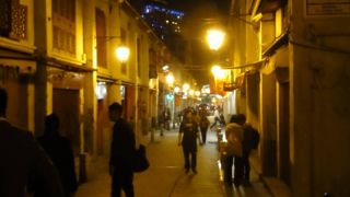 マカオの古い町並みが続きます