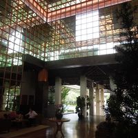 南国風のロビー