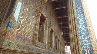 エメラルド仏を本尊とするお寺