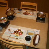 個室ダイニングにて