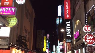 中国人が中心に