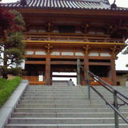 住宅街にあるお寺